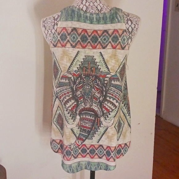 🌸Gorgeous Women's knit Elephant 🐘 Tank - Picture 4 of 10